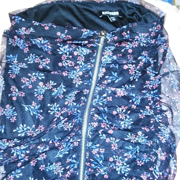 Strapless Netted Ruched Zip Front Top - Picture 7 of 7